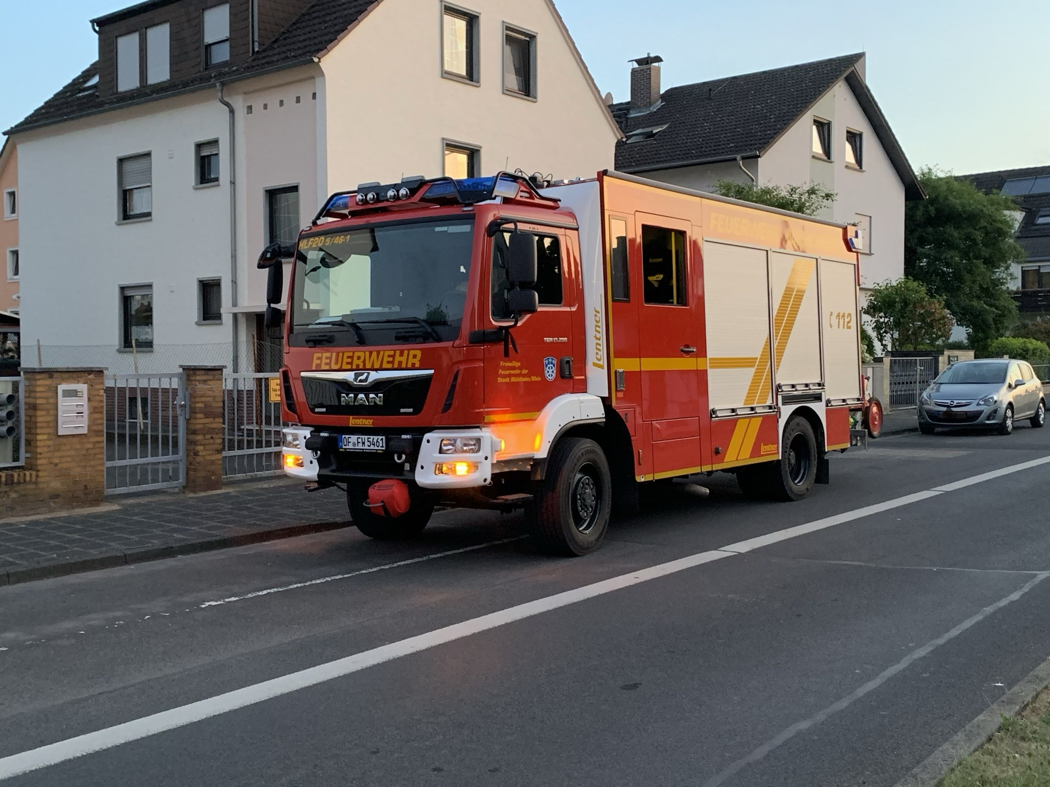 Feuer mit Menschenleben in Gefahr