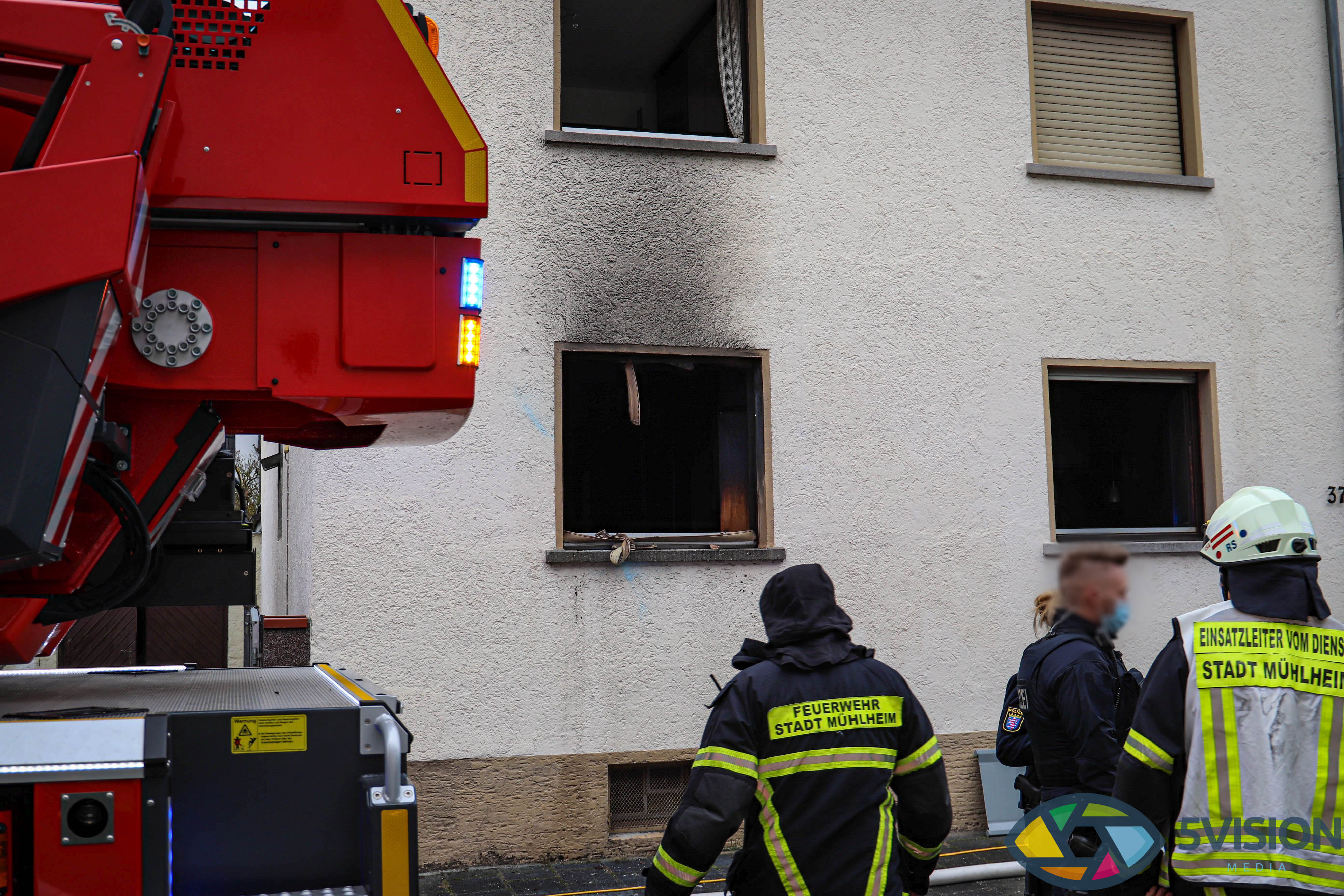 Wohnungsbrand mit Menschenleben in Gefahr