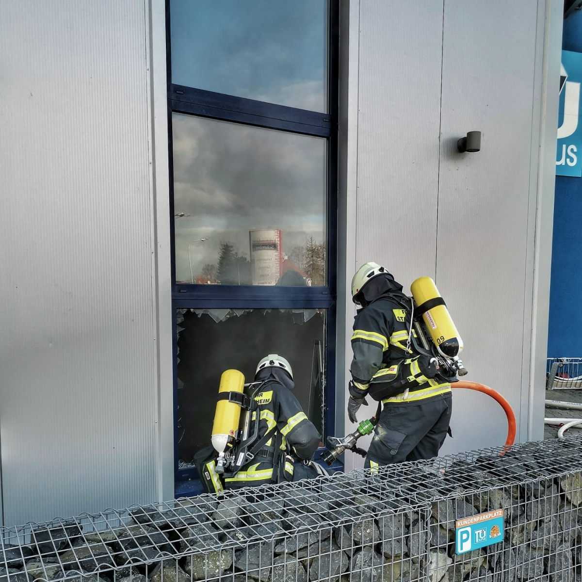 Feuer in Kfz-Werkstatt