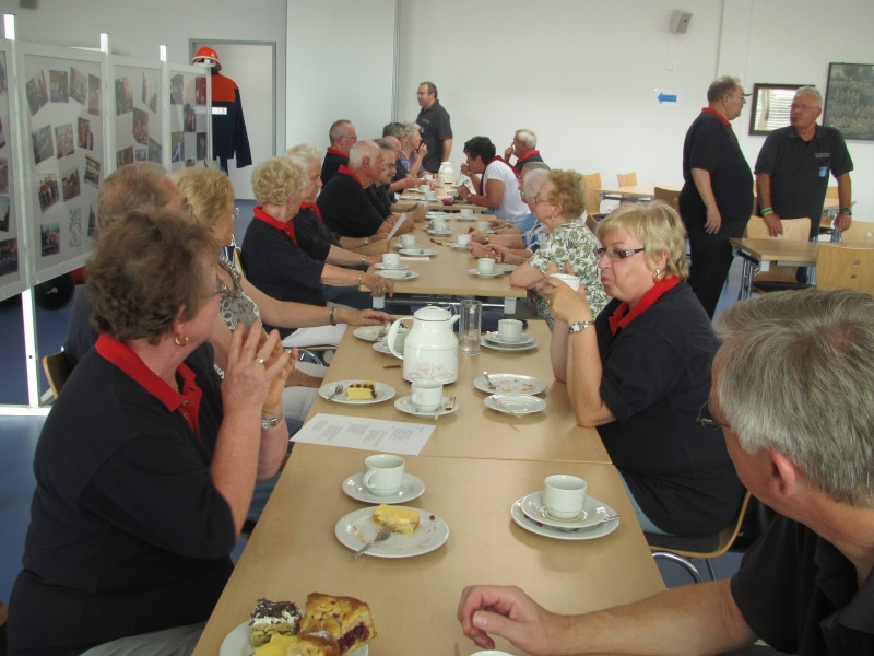 kaffeerunde-anlaesslich-dem-tag-der-jugendfeuerwehr_800